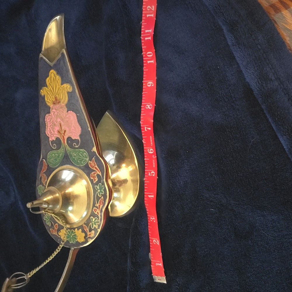 Vintage Lacquered Brass Lovely And Beautiful Genie Type Lamp - Picture 9 of 10